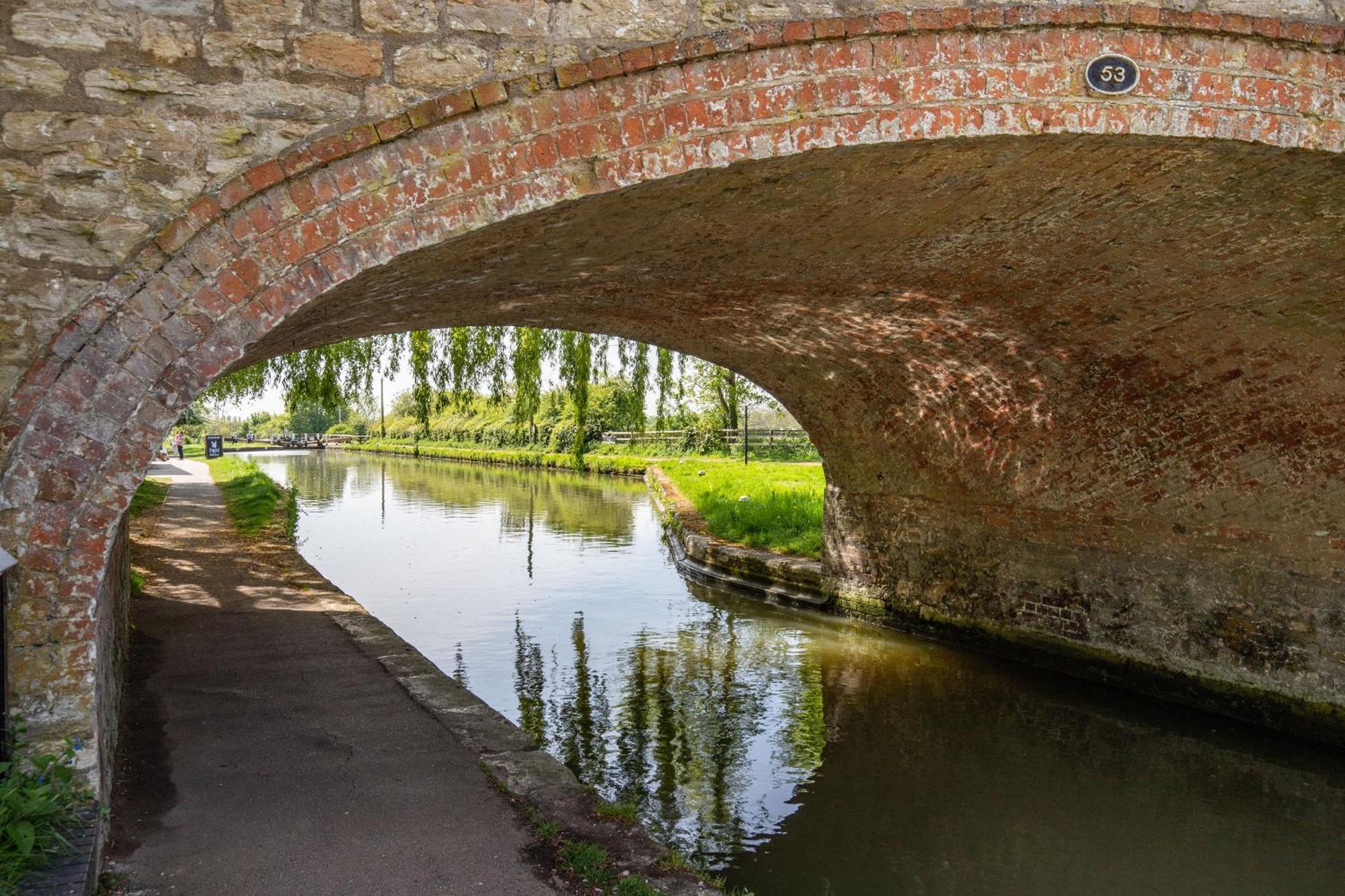 4 Canalside Cottages Towcester Bagian luar foto