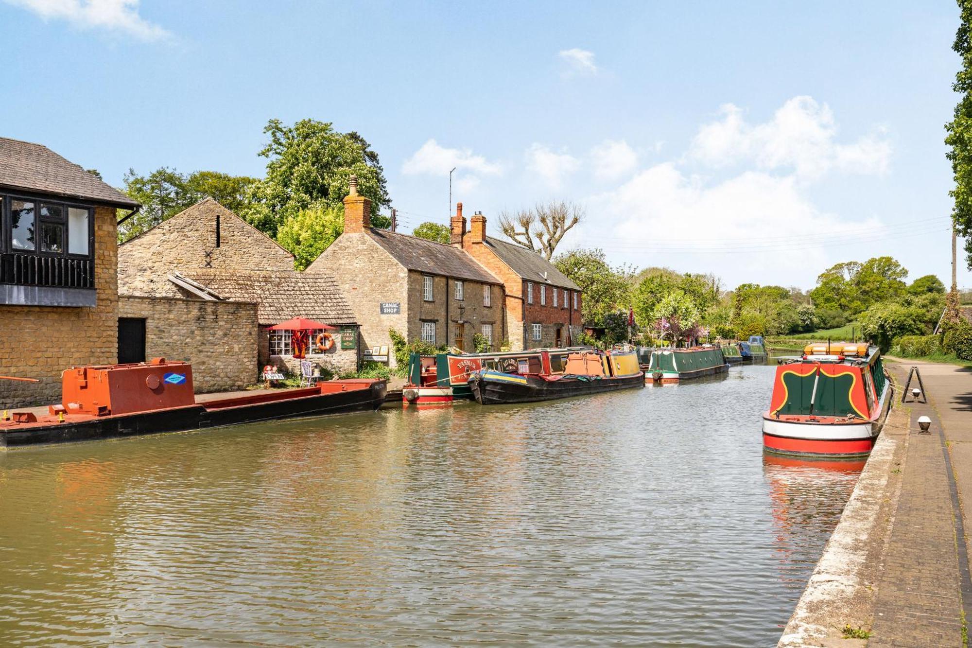 4 Canalside Cottages Towcester Bagian luar foto