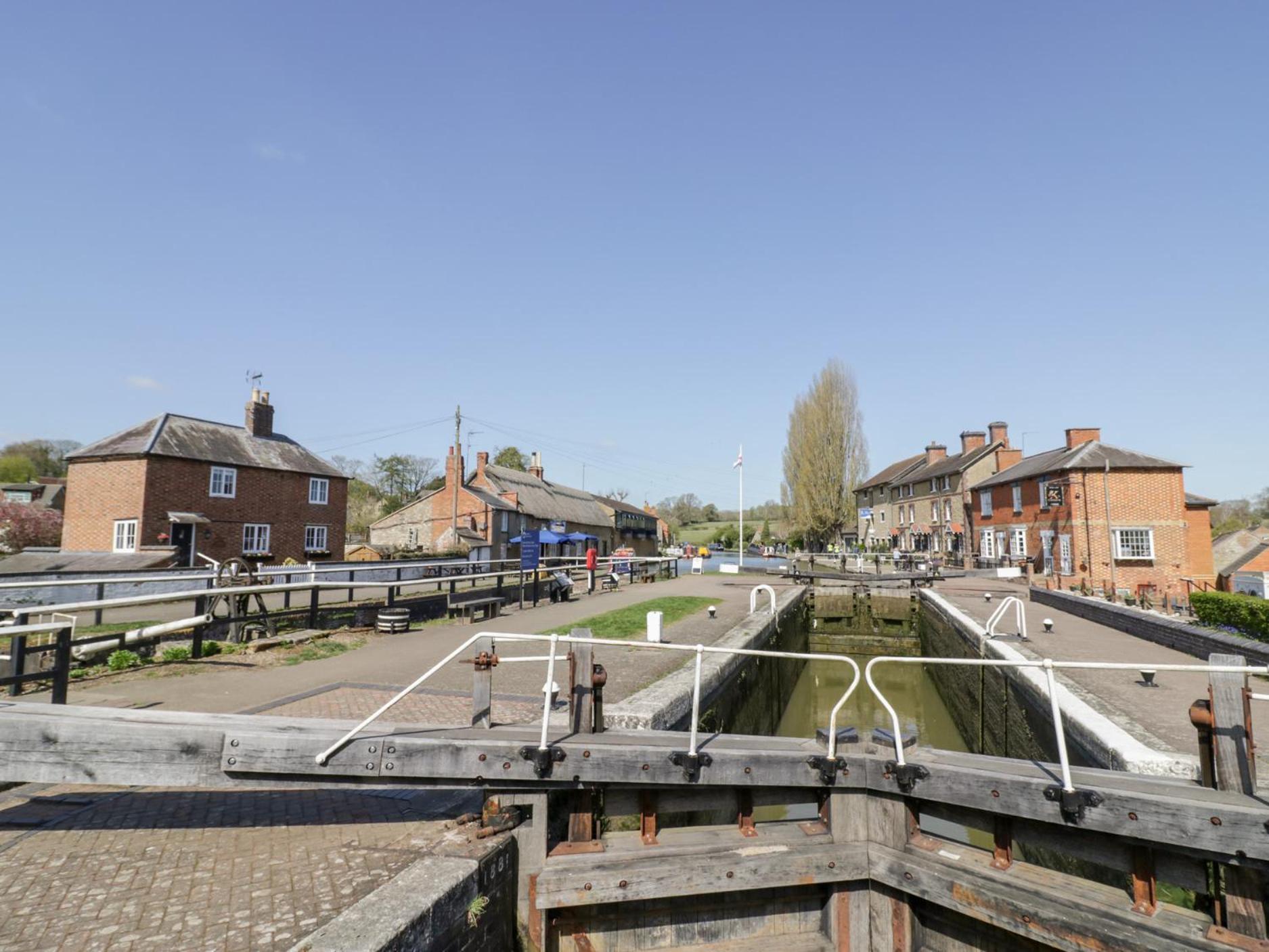 4 Canalside Cottages Towcester Bagian luar foto