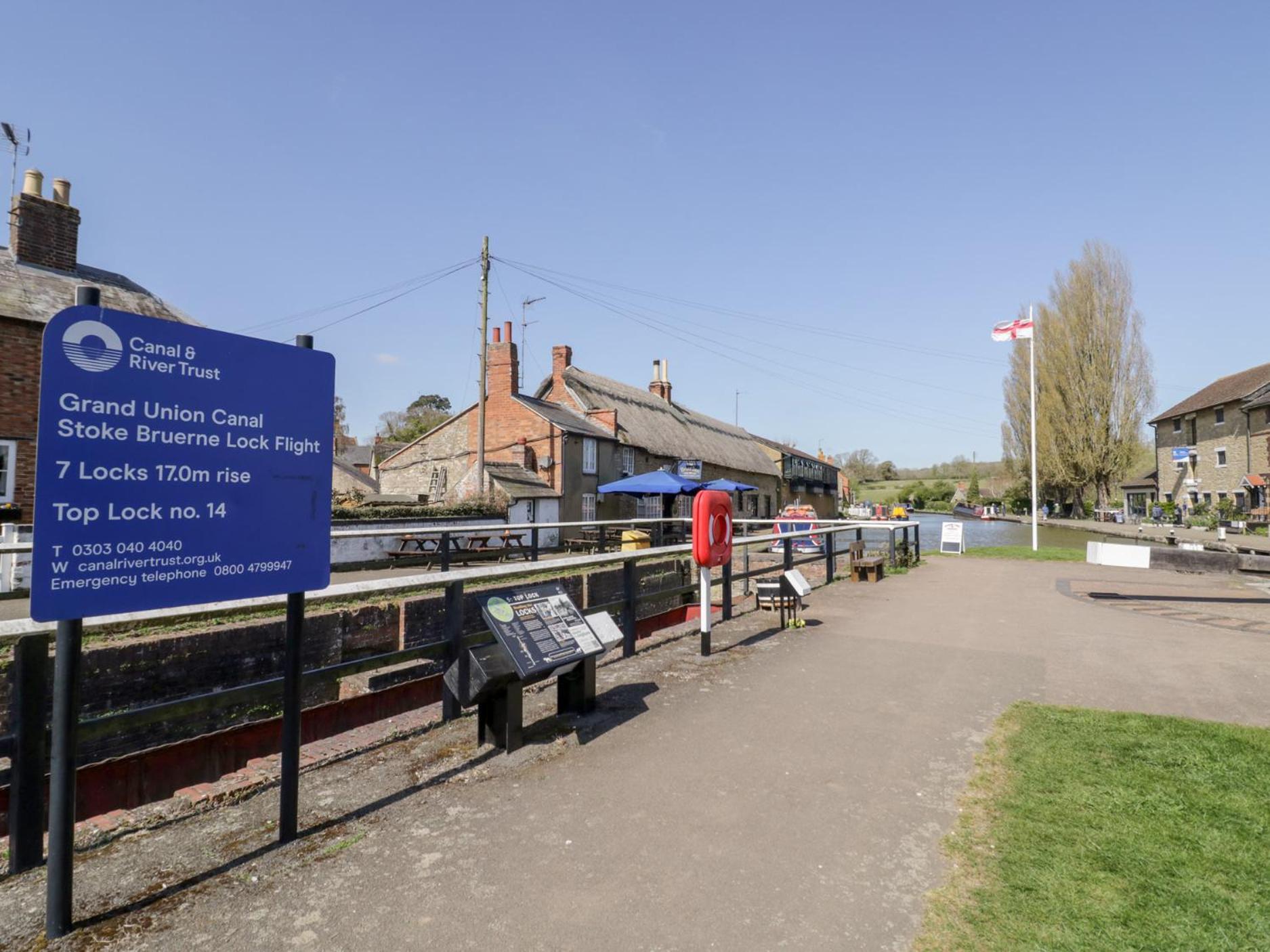 4 Canalside Cottages Towcester Bagian luar foto